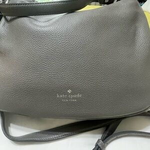🩶Kate Spade 🩶 Pebbled Leather Shoulder Bag in Gray